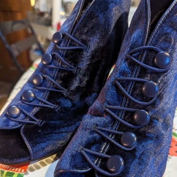 Impo Stretch Vassar Bootie Blue Velvet Peep Toe Loop Close Size 7M - Picture 6 of 7